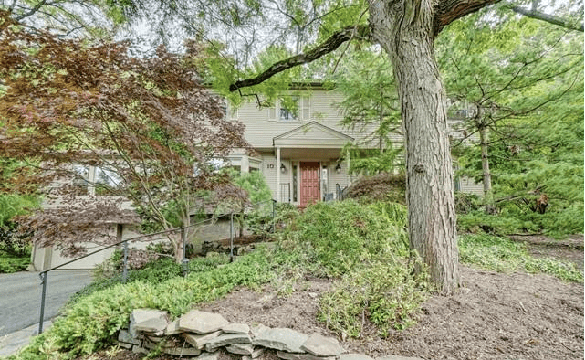 10 Lancaster Court, Cresskill